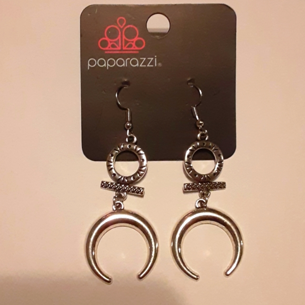 Nwt paparazzi western style dangle earrings - Picture 1 of 3